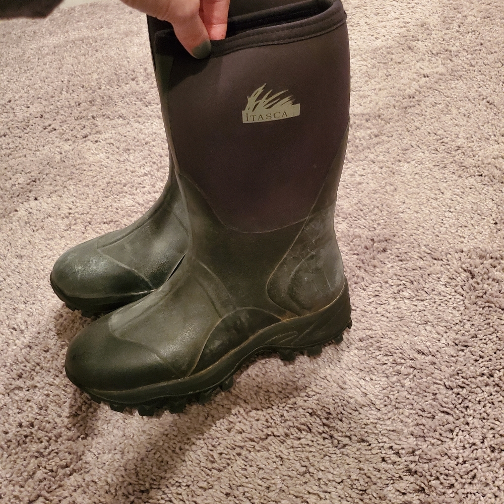 Itasca rubber boots